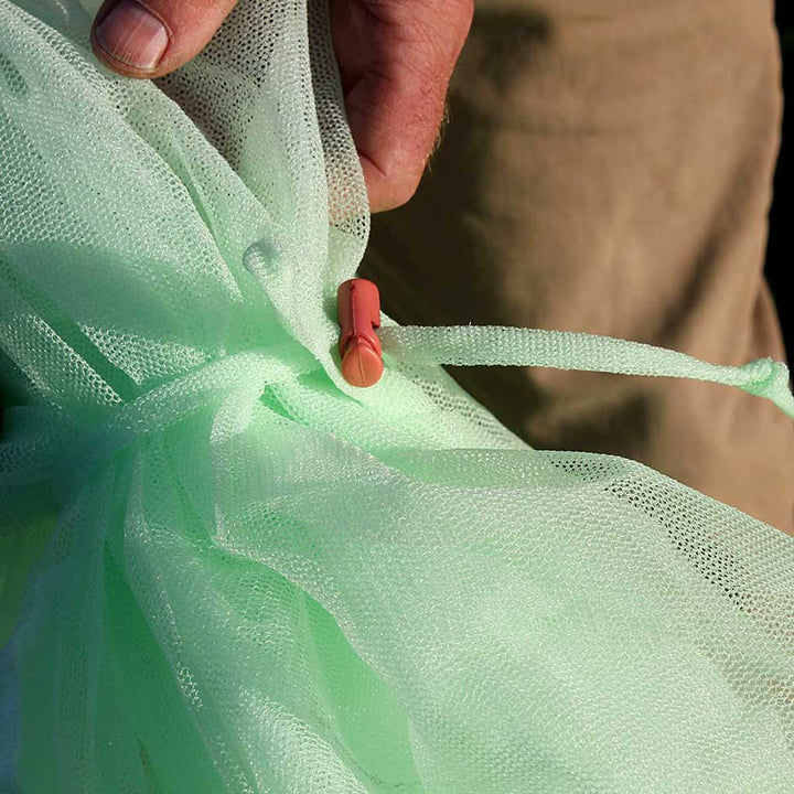 haxnicks-fruit-tree-protection-net-close-up-tie