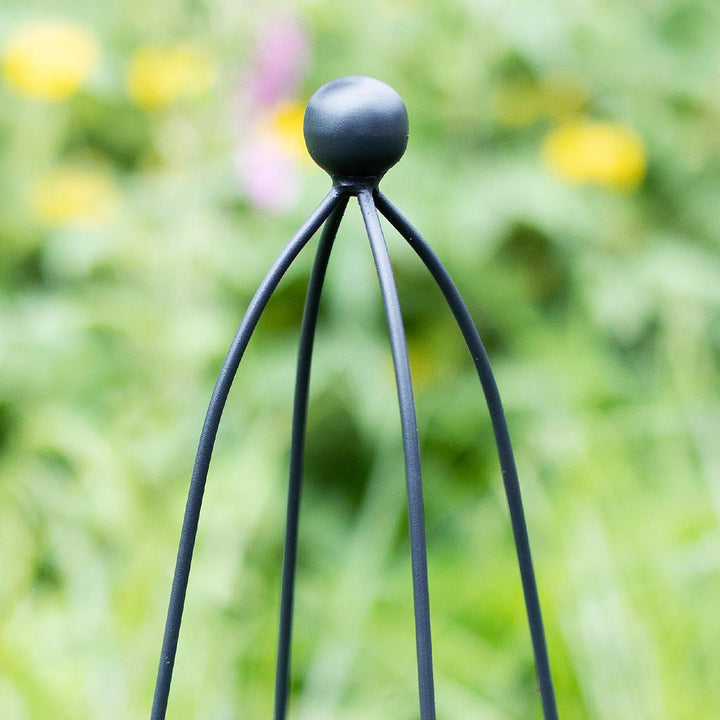 King Ultra Black Metal Garden Obelisk Detail