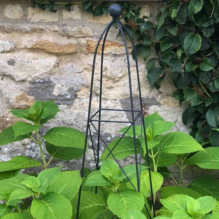 King Ultra Black Metal Garden Obelisk